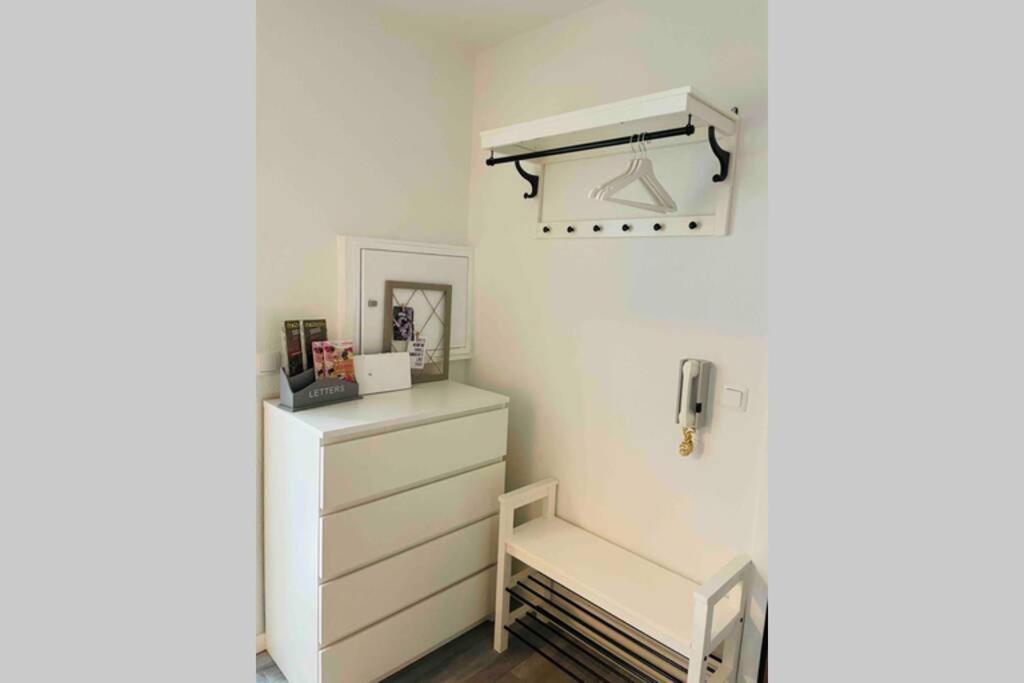 Stilvolles, Frisch Renoviertes 2Zi Apartment Mit Kueche Und Balkon In Kliniknaehe バート・エーンハウゼン エクステリア 写真