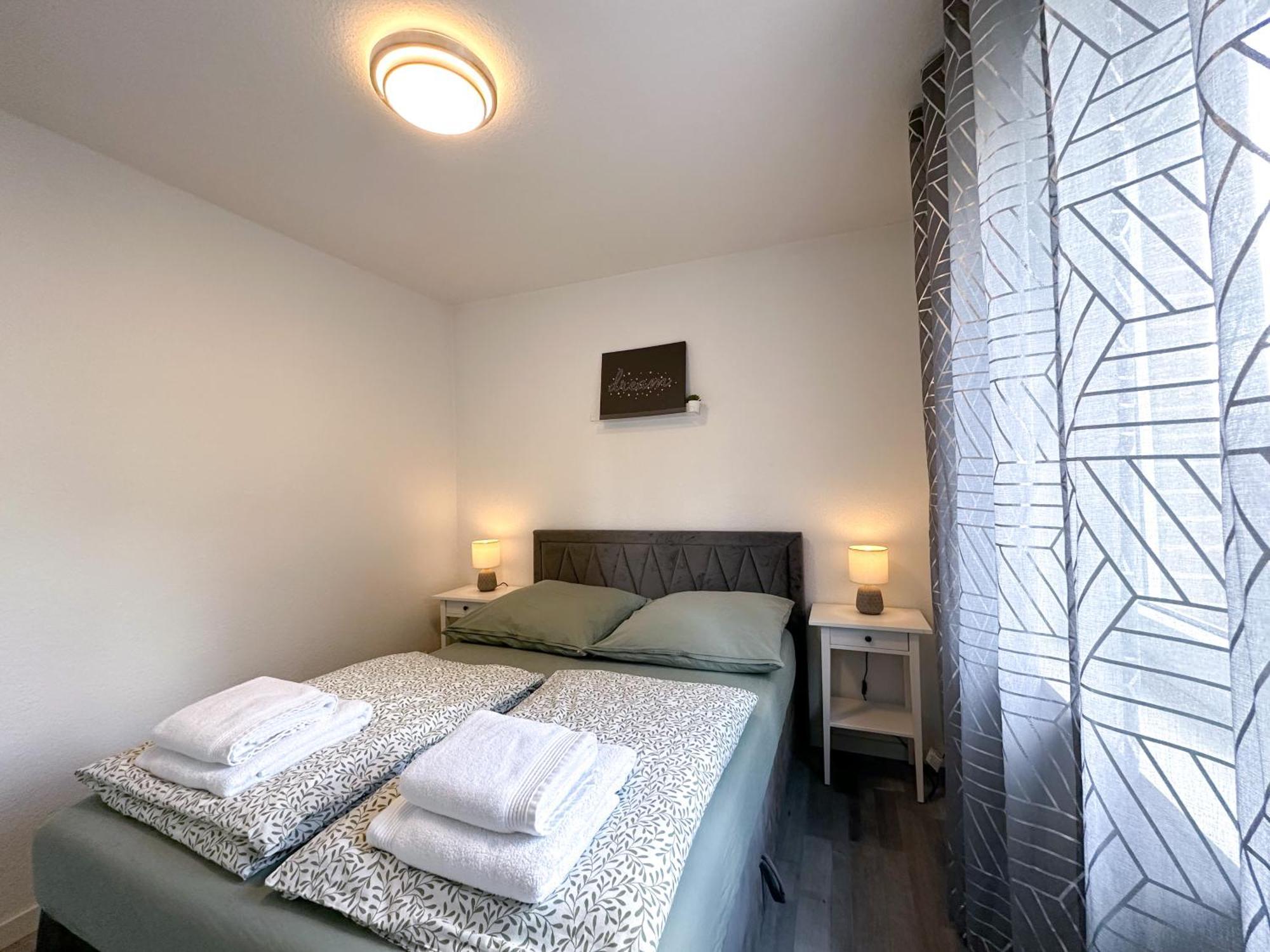 Stilvolles, Frisch Renoviertes 2Zi Apartment Mit Kueche Und Balkon In Kliniknaehe バート・エーンハウゼン エクステリア 写真